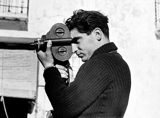 RobertCapa_by_GerdaTaro_higher_hirkep