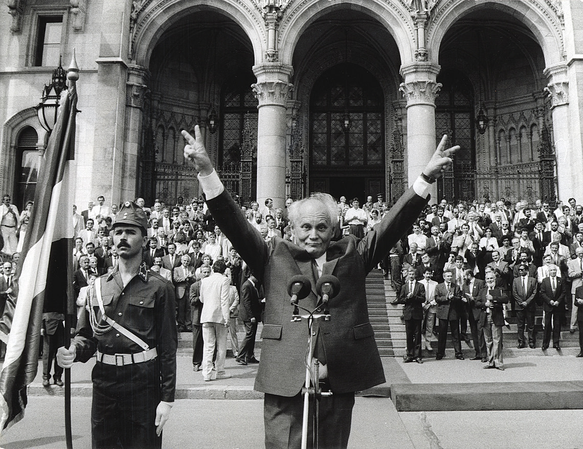 Szigeti Tamás: Dupla V, 1990 © Szigeti Tamás