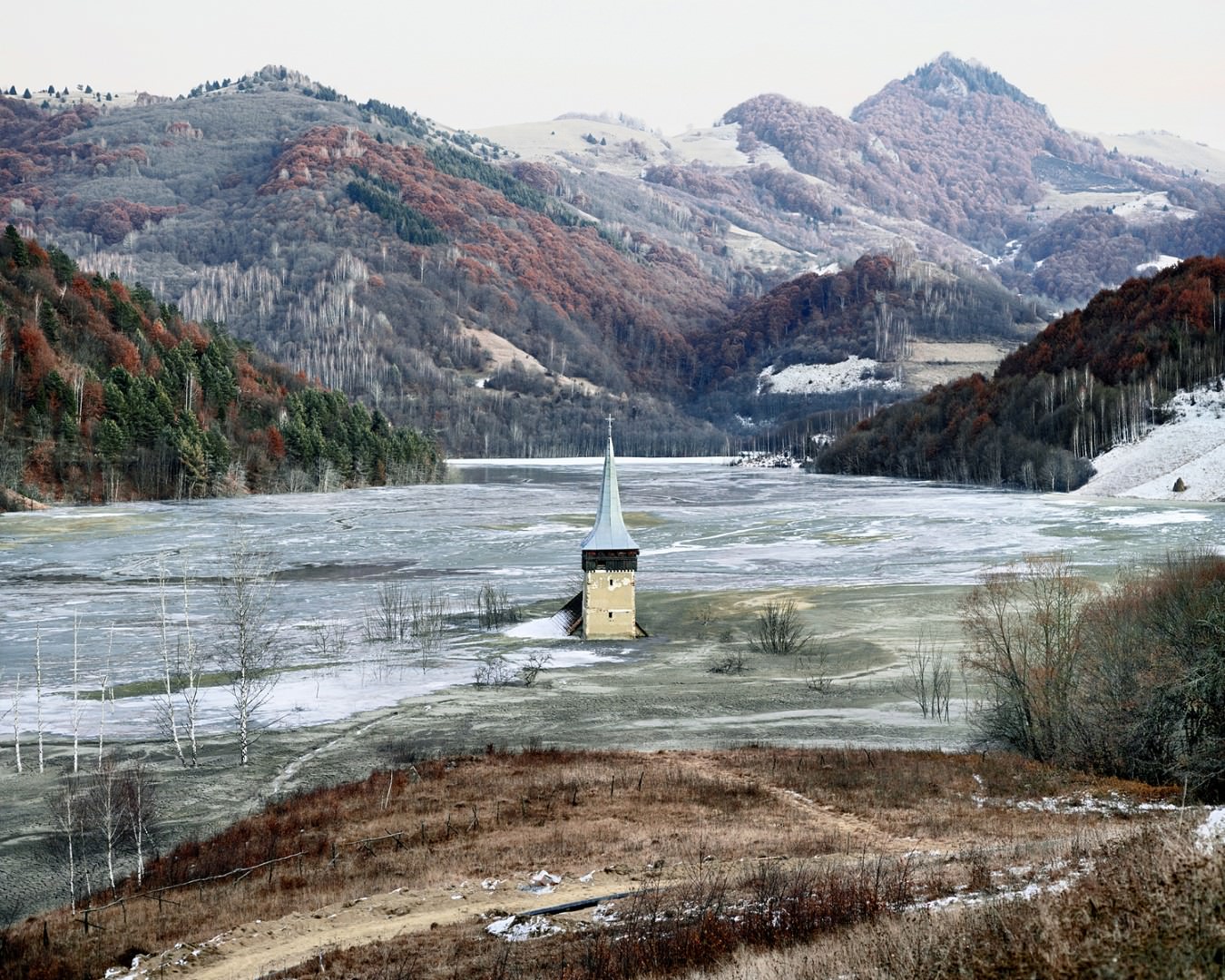 Dezső Tamás: Geamãna, az elárasztott falu (Geamãna, Románia), 2011
