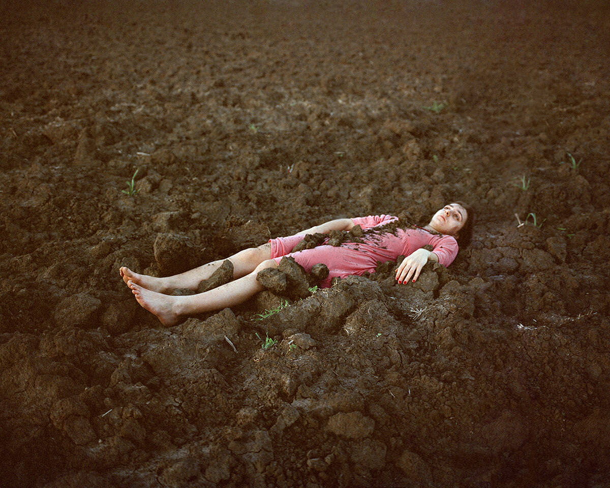 Gajewszky Anna: Ne sírj Anyám, így kell ennek lenni, részlet a sorozatból | Mother Don’t You Cry, from the series © Anna Gajewszky