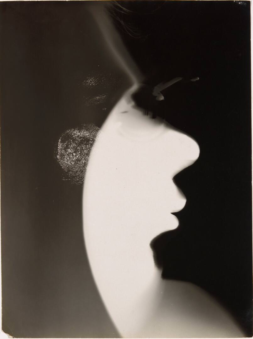 Senza titolo c.1923-25 │ Untitled, c. 1923-25 Source: Moholy-Nagy Foundation