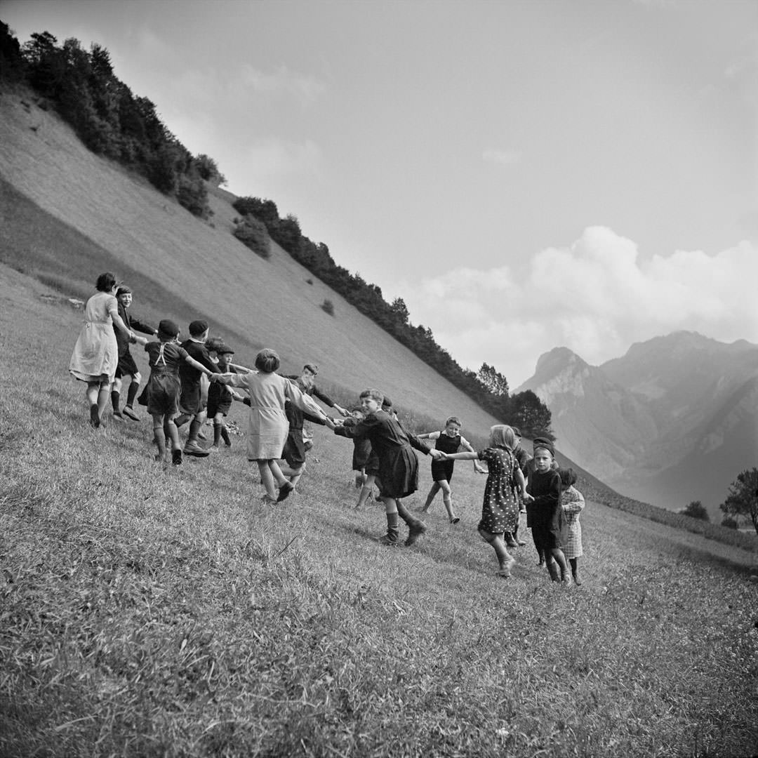 Nicolás Muller: Nyári tábor II. Felső-Szavoja, Franciaország / Summer camp 2. Upper Savoy, France / Campamento de verano II. Alta Saboya, Francia, 1938/39 © Ana Muller Gyűjtemény / Ana Muller Collection / Fondo Ana Muller
