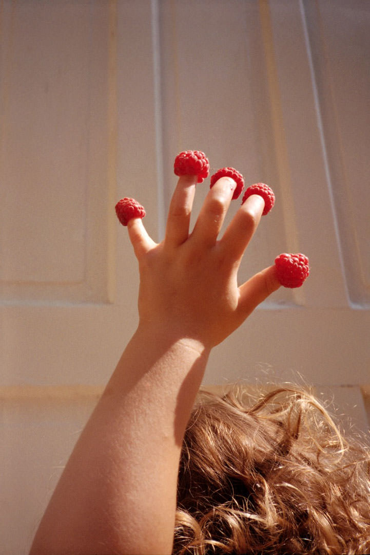 Gáldi Vinkó Andrea: Summerfingers (giclée print, Museum Fibre matt archive paper, 70x50 cm)
