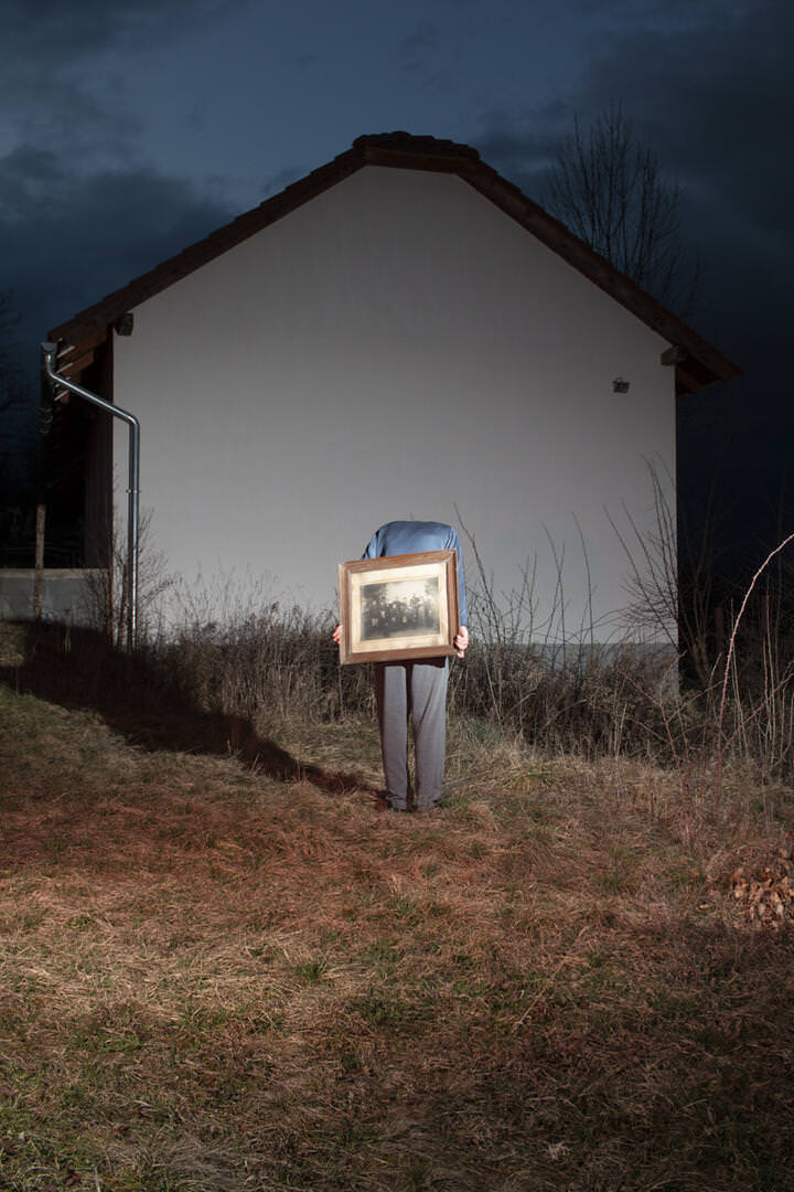 Tóth Hunor: A templom és a szakadék között, részlet a sorozatból | Between the Church and the Abyss, from the series © Hunor Tóth