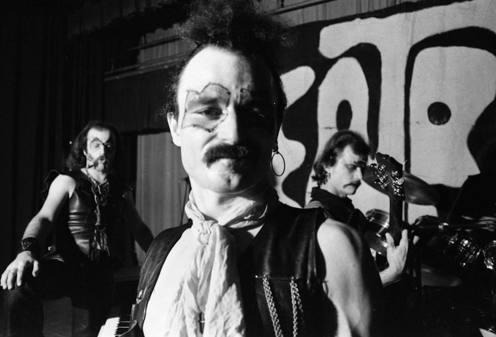 Urbán Tamás: Beatrice koncert egy moziban. Gidófalvy Attila, Nagy Feró, Lugosi László, 1978 © Urbán Tamás/Fortepan